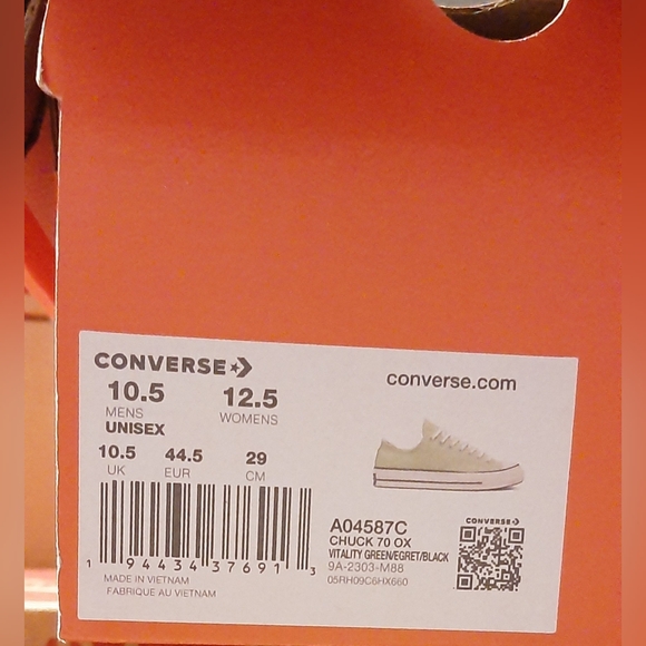 Converse All Star Chuck Taylor, Chuck 70 OX Low Tops *NWT* - Picture 12 of 12